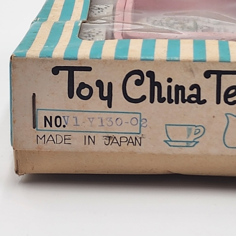 Vintage 1960s Childs‎ Mini China Tea Set Complete Girl w Dog Print Original Box - Picture 7 of 10